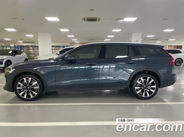 Volvo V60 Cross Country 2024 — Şəkil 11/20