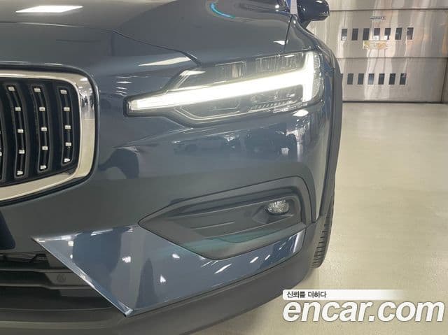 Volvo V60 Cross Country 2024 — фото 14 из 20