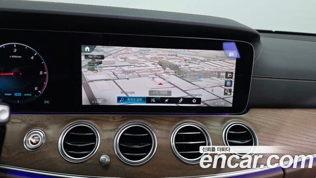 Mercedes-Benz E-Class 2023 — фото 14 из 20