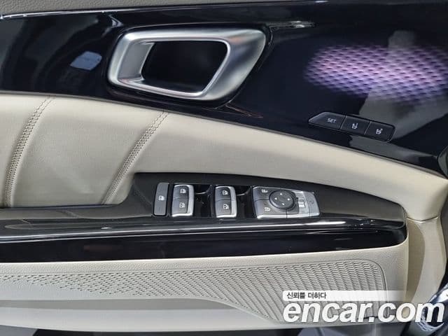 Kia Carnival 2021 — ფოტო 11/20