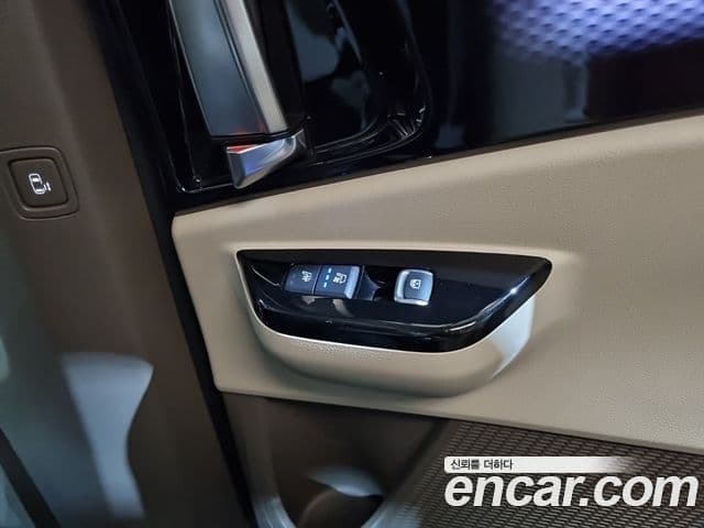 Kia Carnival 2021 — ფოტო 12/20