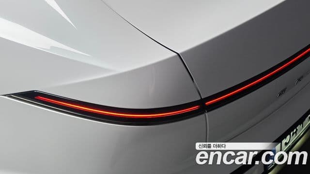 Hyundai Grandeur Hybrid 2022 — Photo 26/32