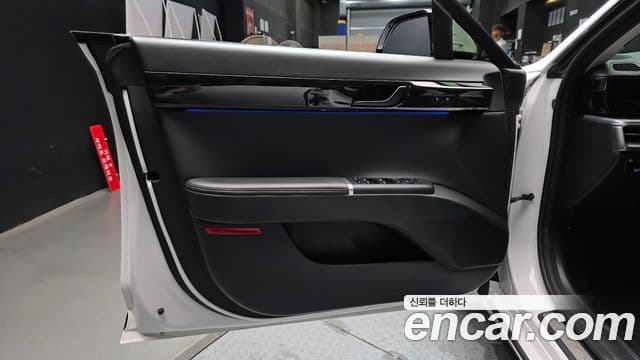 Hyundai Grandeur Hybrid 2022 — Photo 31/32