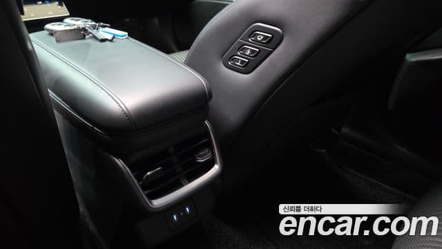 Hyundai Grandeur Hybrid 2022 — Photo 12/32
