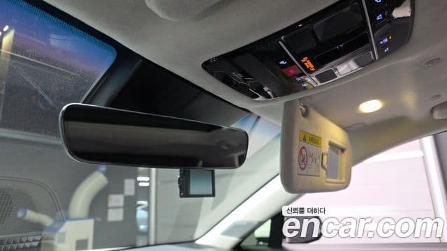 Hyundai Grandeur Hybrid 2022 — Photo 14/32