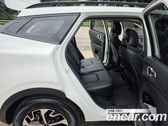Kia Sportage 2024 — ფოტო 16/20