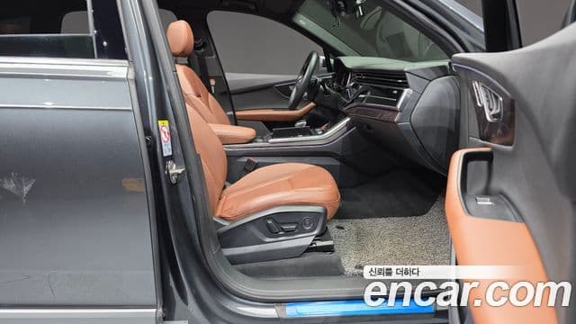 Audi Q7 2021 — ფოტო 34/34