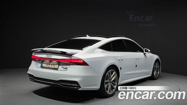 Audi A7 2021 — ფოტო 2/20