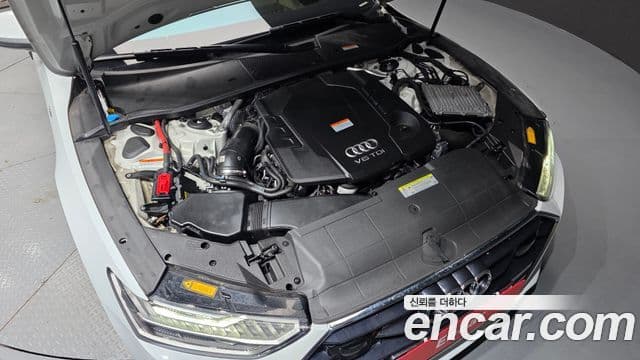 Audi A7 2021 — ფოტო 6/20
