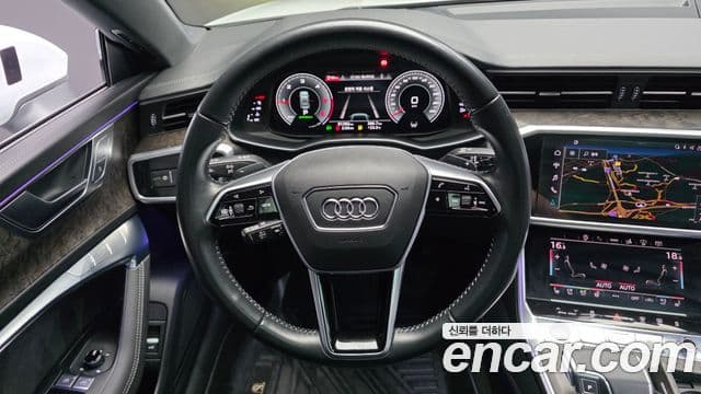 Audi A7 2021 — ფოტო 14/20