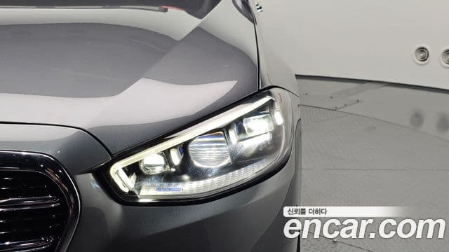 Mercedes-Benz S-Class 2022 — Photo 25/33