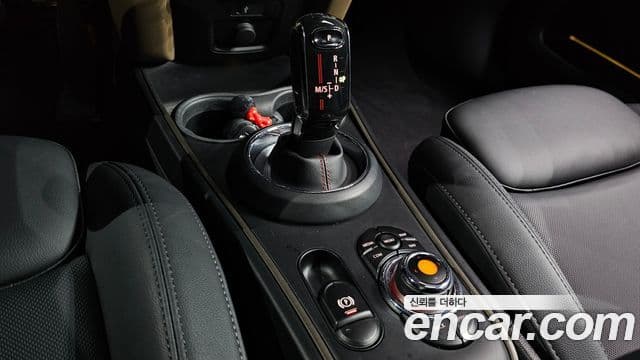 Mini Cooper S Countryman 2020 — ფოტო 9/20