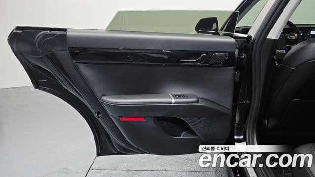Hyundai Grandeur Hybrid 2023 — Şəkil 8/31