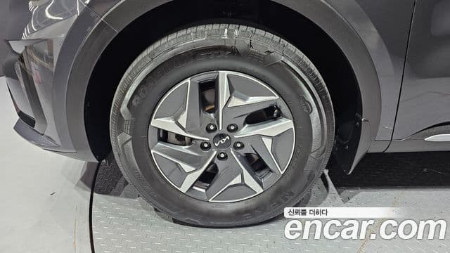 Kia Sorento 2023 — ფოტო 5/20