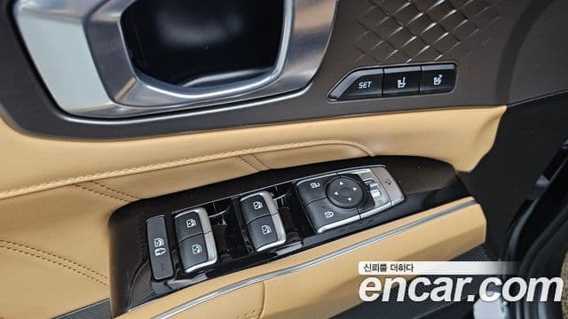 Kia Sorento 2023 — ფოტო 18/20