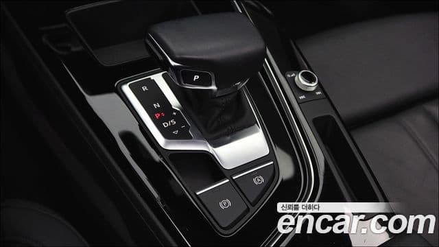 Audi A4 2021 — ფოტო 18/20