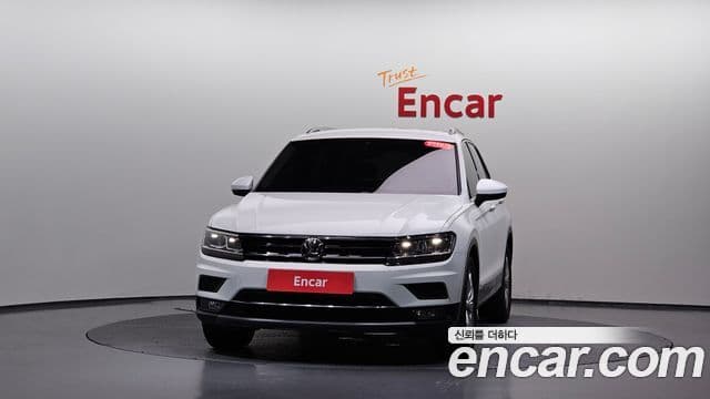 Volkswagen Tiguan 2018 — ფოტო 3/20