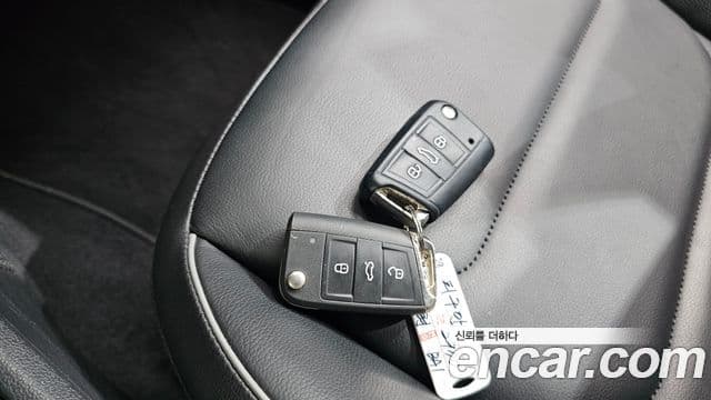 Volkswagen Tiguan 2018 — ფოტო 15/20