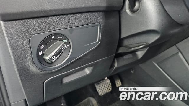 Volkswagen Tiguan 2018 — ფოტო 20/20