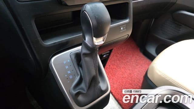 Hyundai Staria 2021 — Şəkil 9/20