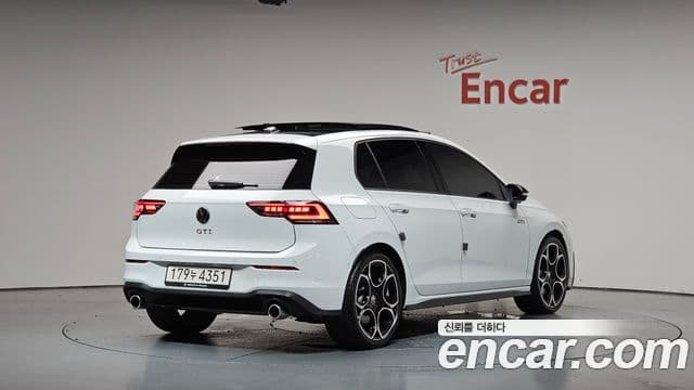 Volkswagen Golf 2026 — Şəkil 2/20