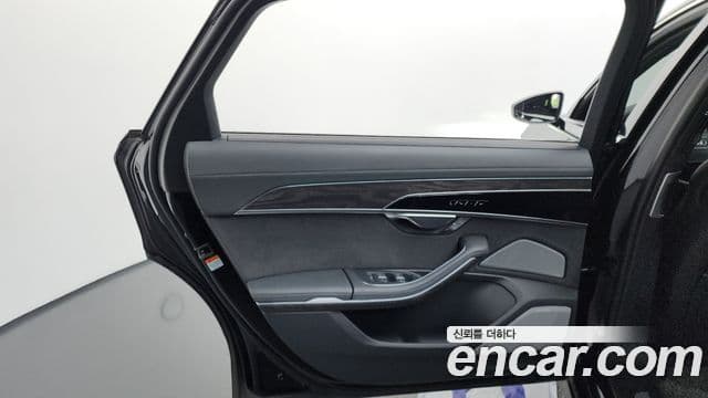 Audi A8 2023 — Photo 33/38