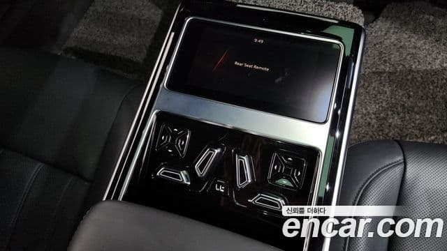 Audi A8 2023 — Photo 16/38