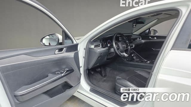 Kia K5 2021 — фото 11 из 20