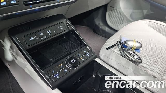Hyundai Kona 2023 — ფოტო 16/20