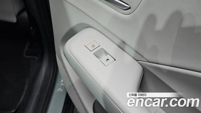 Hyundai Kona 2023 — ფოტო 18/20