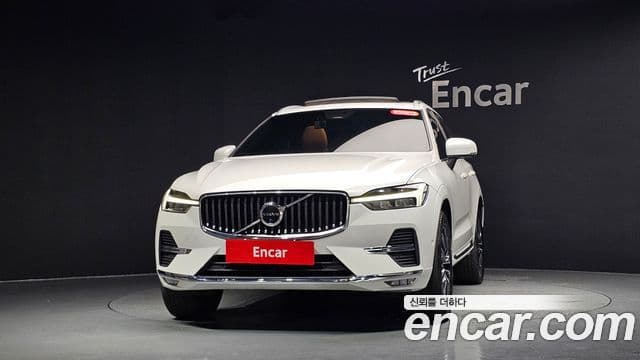 Volvo XC60 2021 — ფოტო 3/20