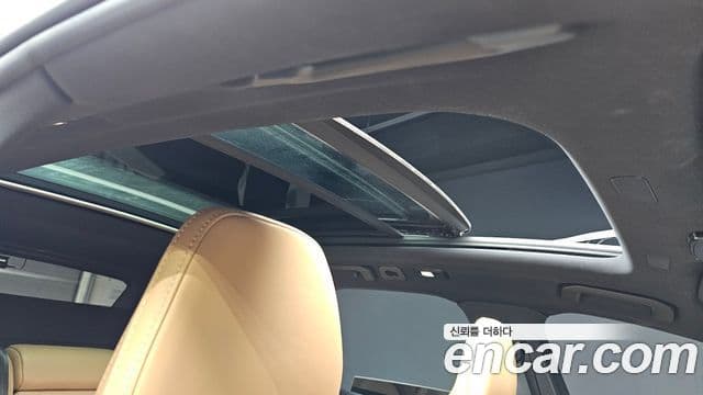 Volvo XC60 2021 — ფოტო 18/20