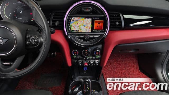 Mini Cooper S 2020 — ფოტო 15/20