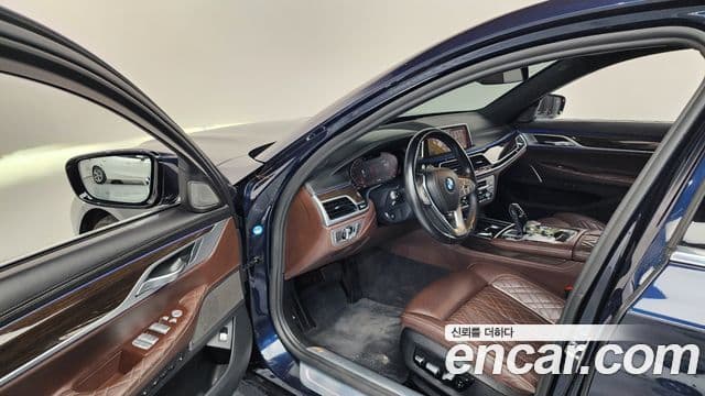 BMW 7 Series 2019 — Фото 10/20