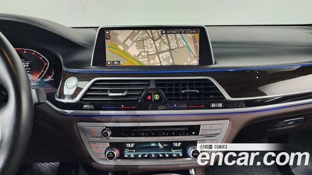 BMW 7 Series 2019 — Фото 13/20