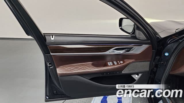 BMW 7 Series 2019 — Photo 15/42