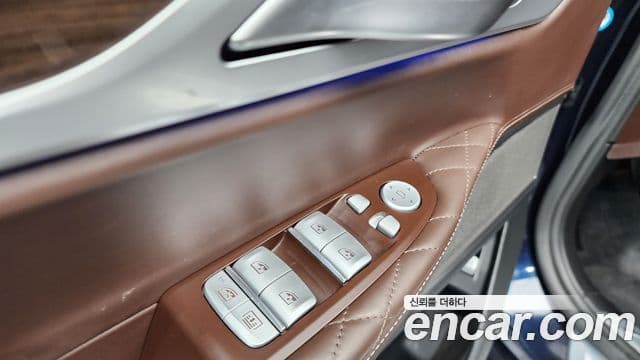 BMW 7 Series 2019 — Photo 10/42
