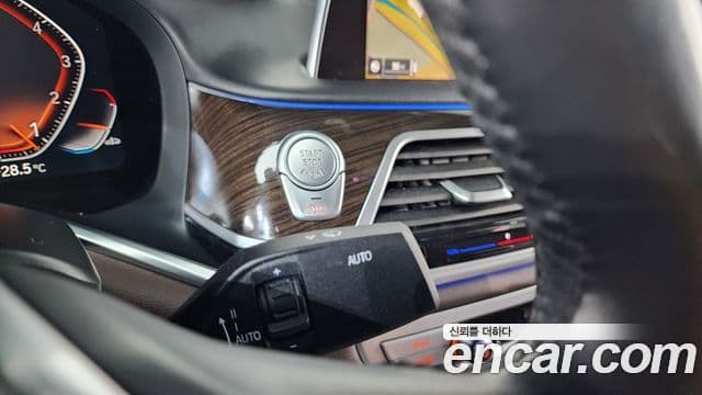 BMW 7 Series 2019 — Photo 38/42