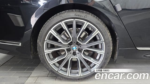 BMW 7 Series 2021 — фото 4 из 20