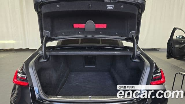 BMW 7 Series 2021 — фото 20 из 20