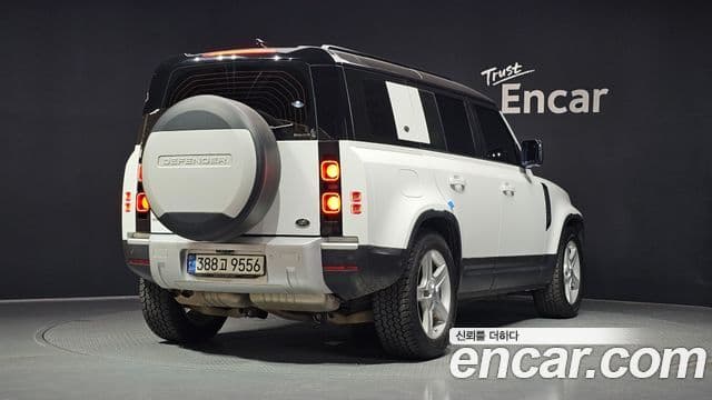 Land Rover Defender 2020 — Фото 2/20