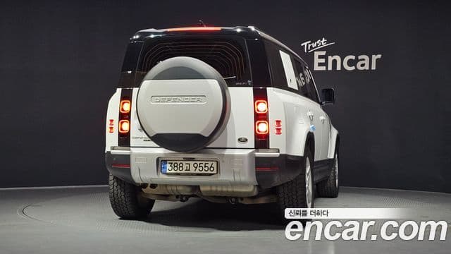 Land Rover Defender 2020 — Фото 4/20