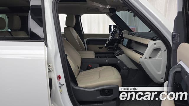 Land Rover Defender 2020 — Фото 11/20