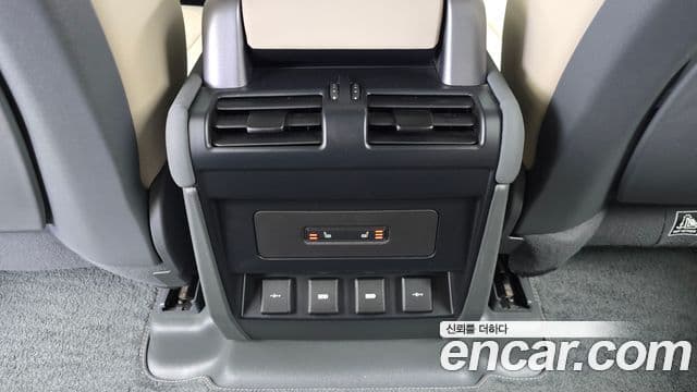 Land Rover Defender 2020 — Фото 19/20