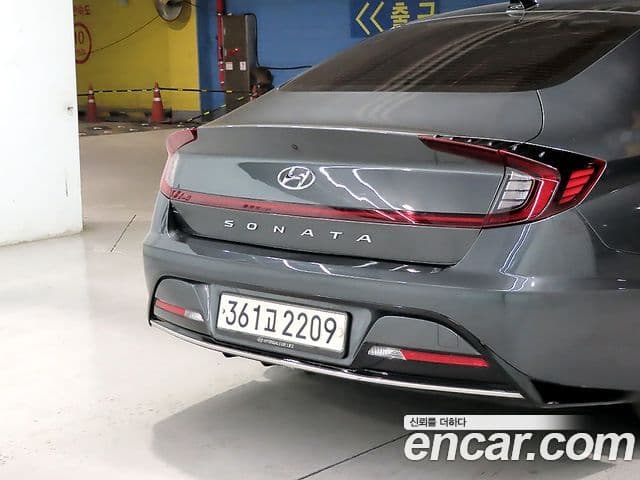 Hyundai Sonata 2019 — ფოტო 14/20