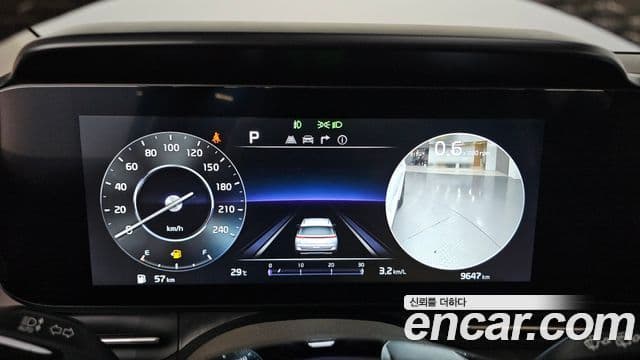 Kia Carnival 2023 — ფოტო 8/20
