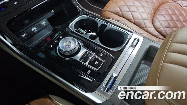 Kia Carnival 2023 — ფოტო 9/20