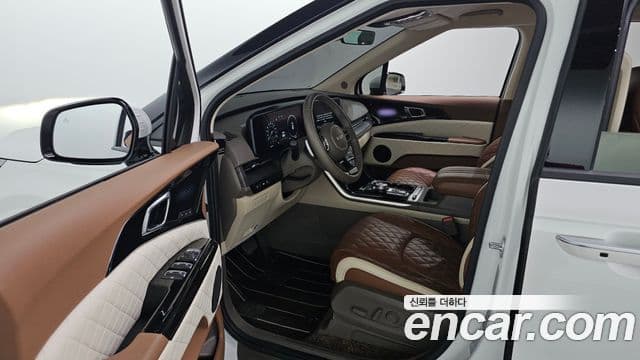Kia Carnival 2023 — ფოტო 10/20