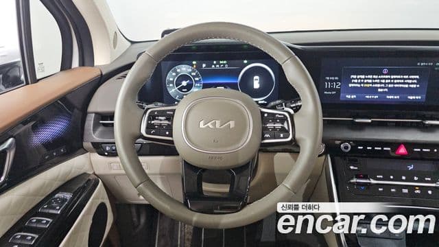 Kia Carnival 2023 — ფოტო 11/20