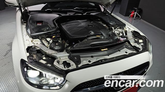Mercedes-Benz E-Class 2022 — фото 6 из 20